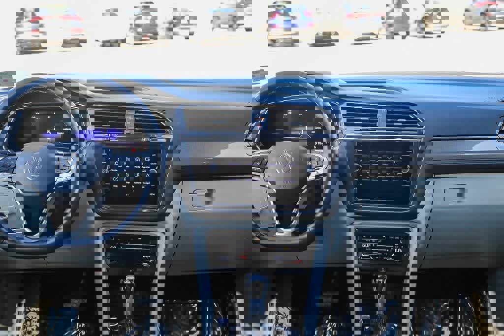 Used 2022 Volkswagen Tiguan SE image 12