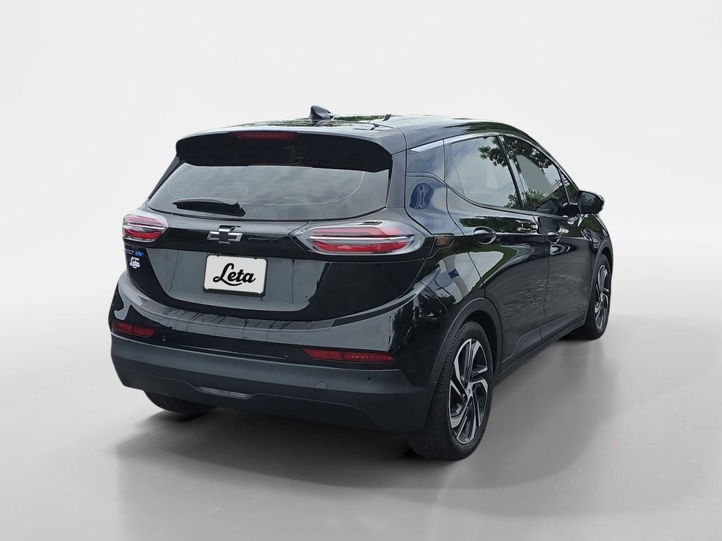 Used 2022 Chevrolet Bolt LT w/ Infotainment Package FWD image 4