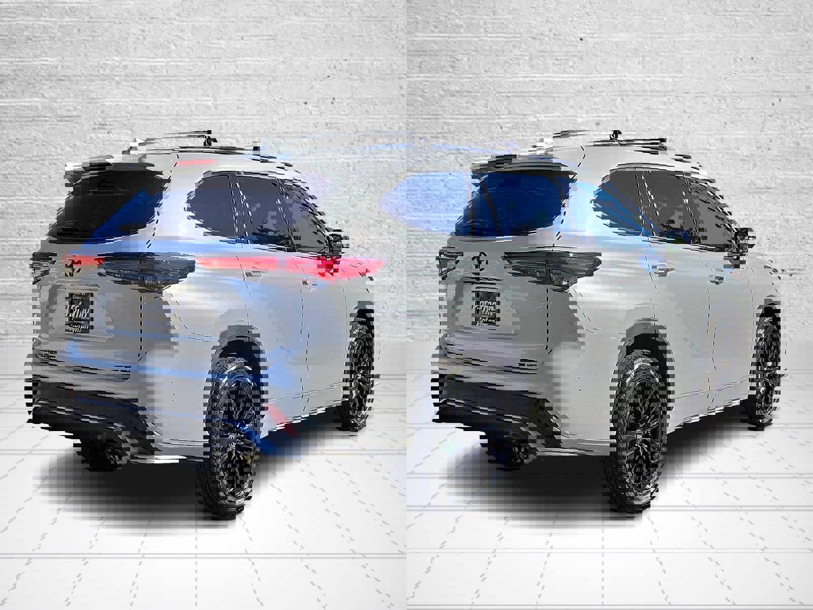 Used 2023 Toyota Highlander XSE AWD/4WD image 6