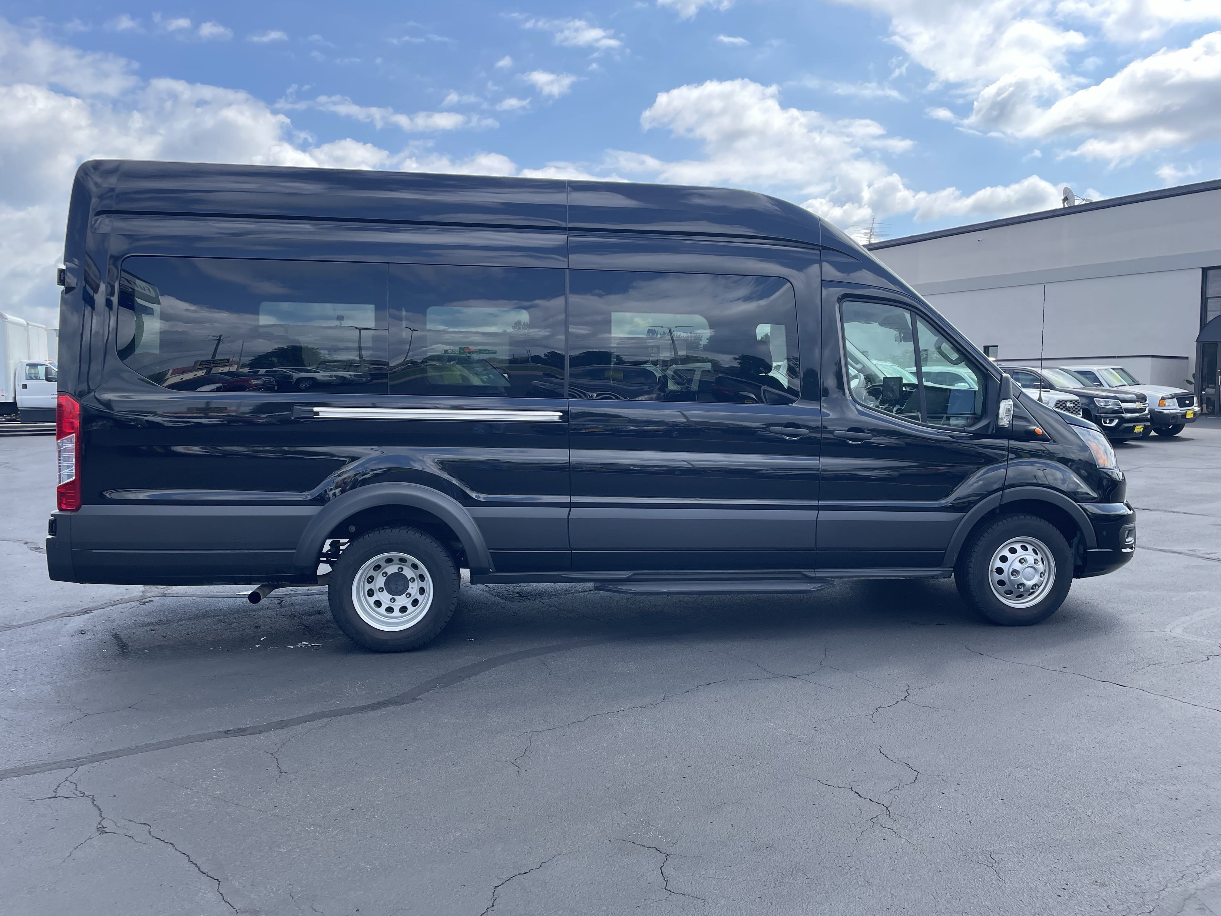 Used 2025 Ford Transit 350 XLT image 8