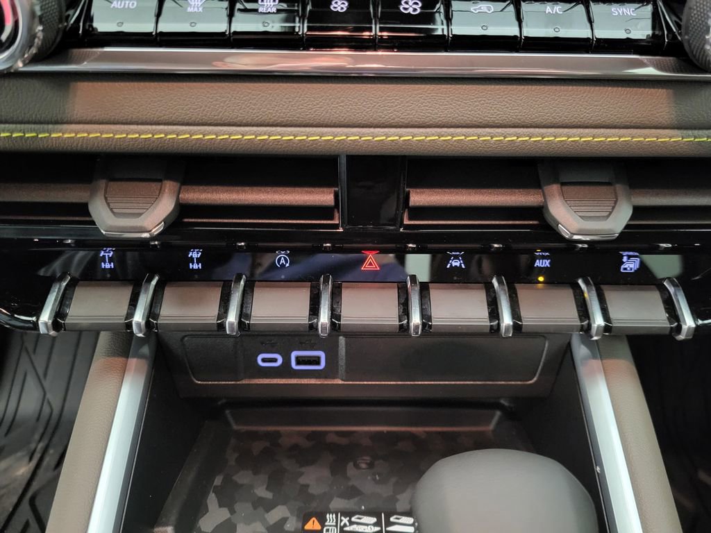 New 2026 Chevrolet Colorado ZR2 w/ Technology Package image 9