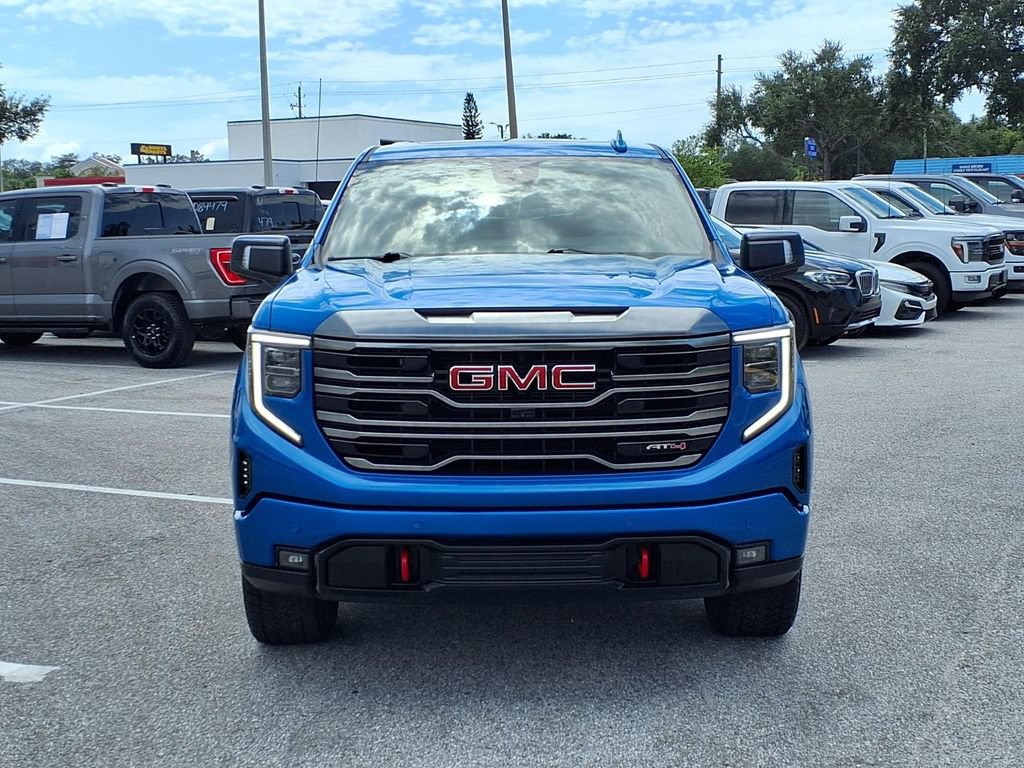 Used 2022 GMC Sierra 1500 AT4 w/ AT4 Premium Package AWD/4WD image 2