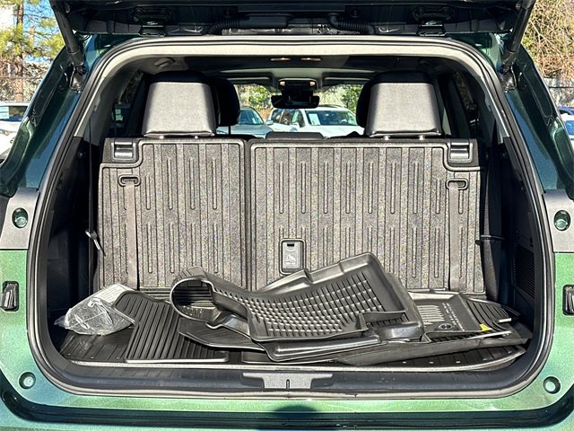 Certified 2025 Toyota Highlander XLE image 6