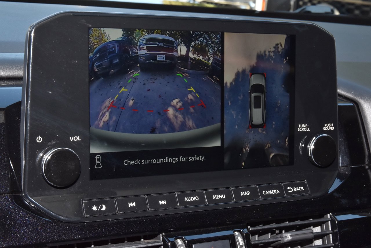 Used 2022 Nissan Pathfinder Platinum w/ Lighting Package (N93) AWD/4WD image 30