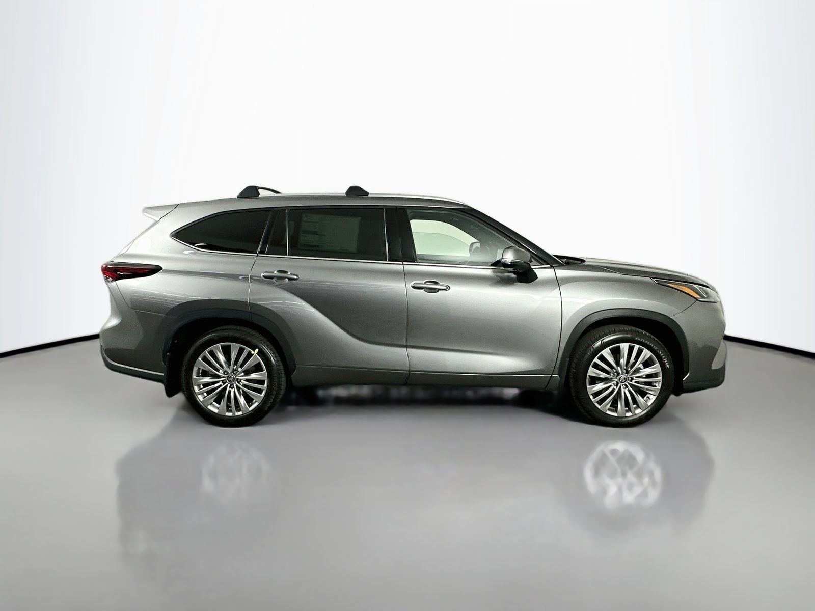 New 2026 Toyota Highlander Platinum AWD/4WD image 8