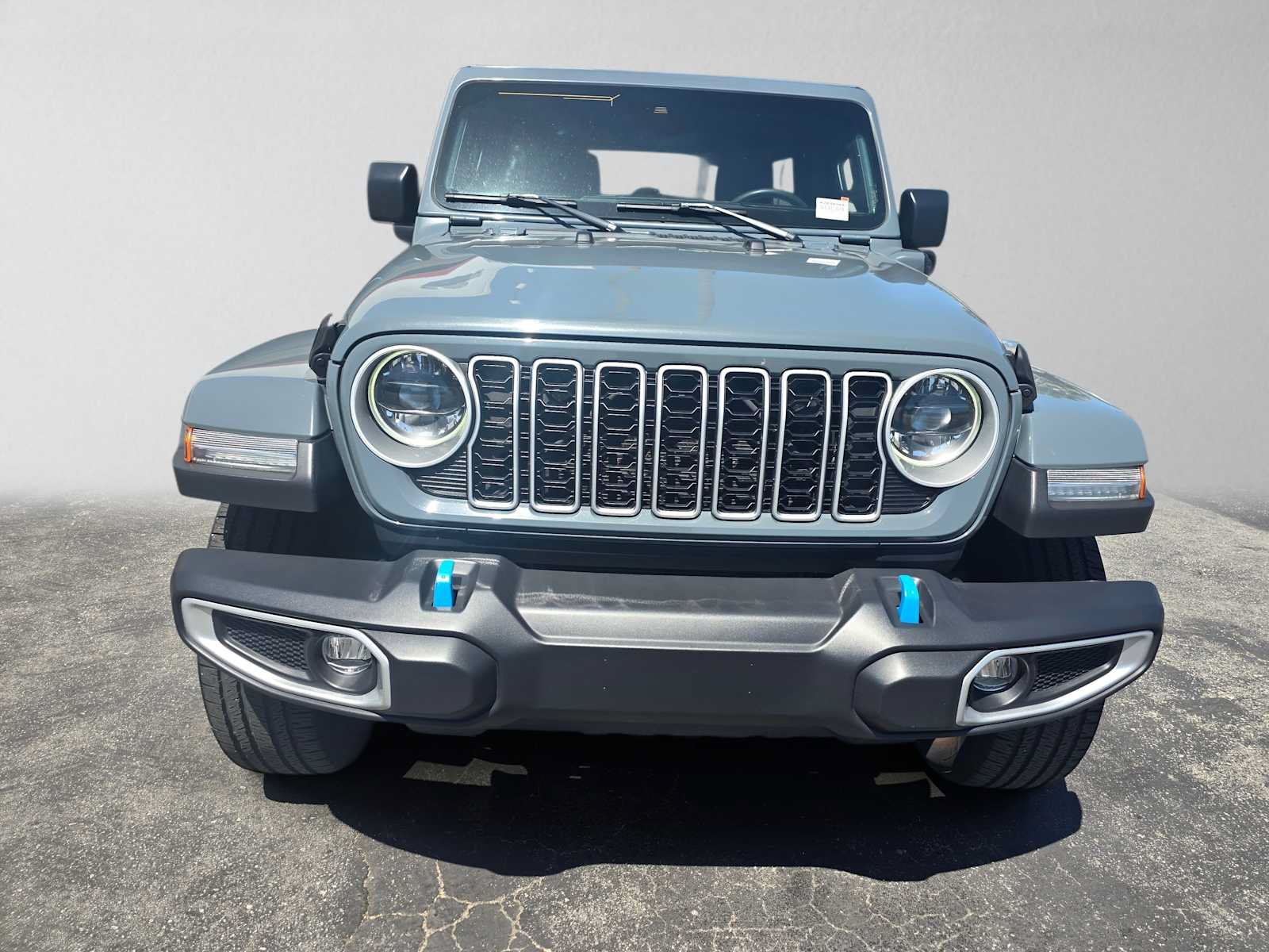 Used 2024 Jeep Wrangler Unlimited Sahara AWD/4WD image 8