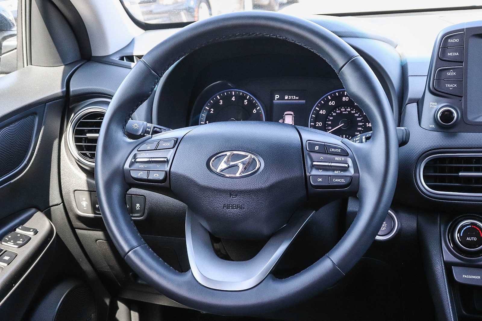 Used 2021 Hyundai Kona Limited w/ Cargo Package AWD/4WD image 21