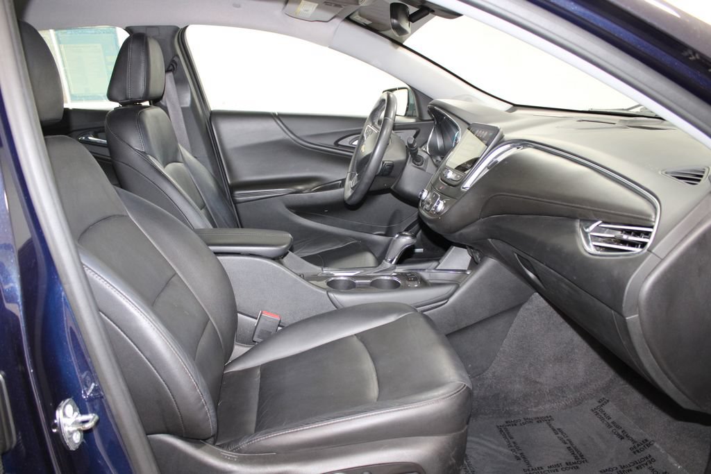 Used 2017 Chevrolet Malibu LT w/ Leather Package FWD image 25