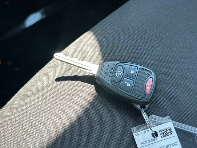 Used 2017 Jeep Wrangler Sahara w/ Connectivity Group AWD/4WD image 2
