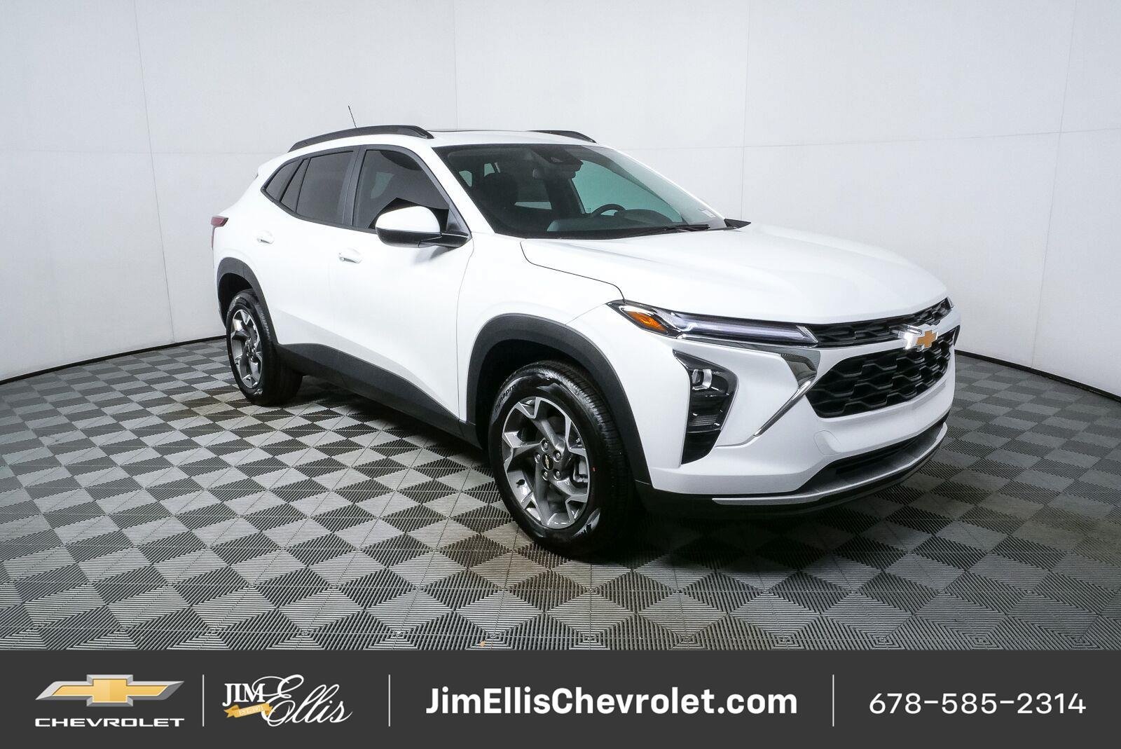 New 2026 Chevrolet Trax LT w/ Sunroof Package FWD image 1