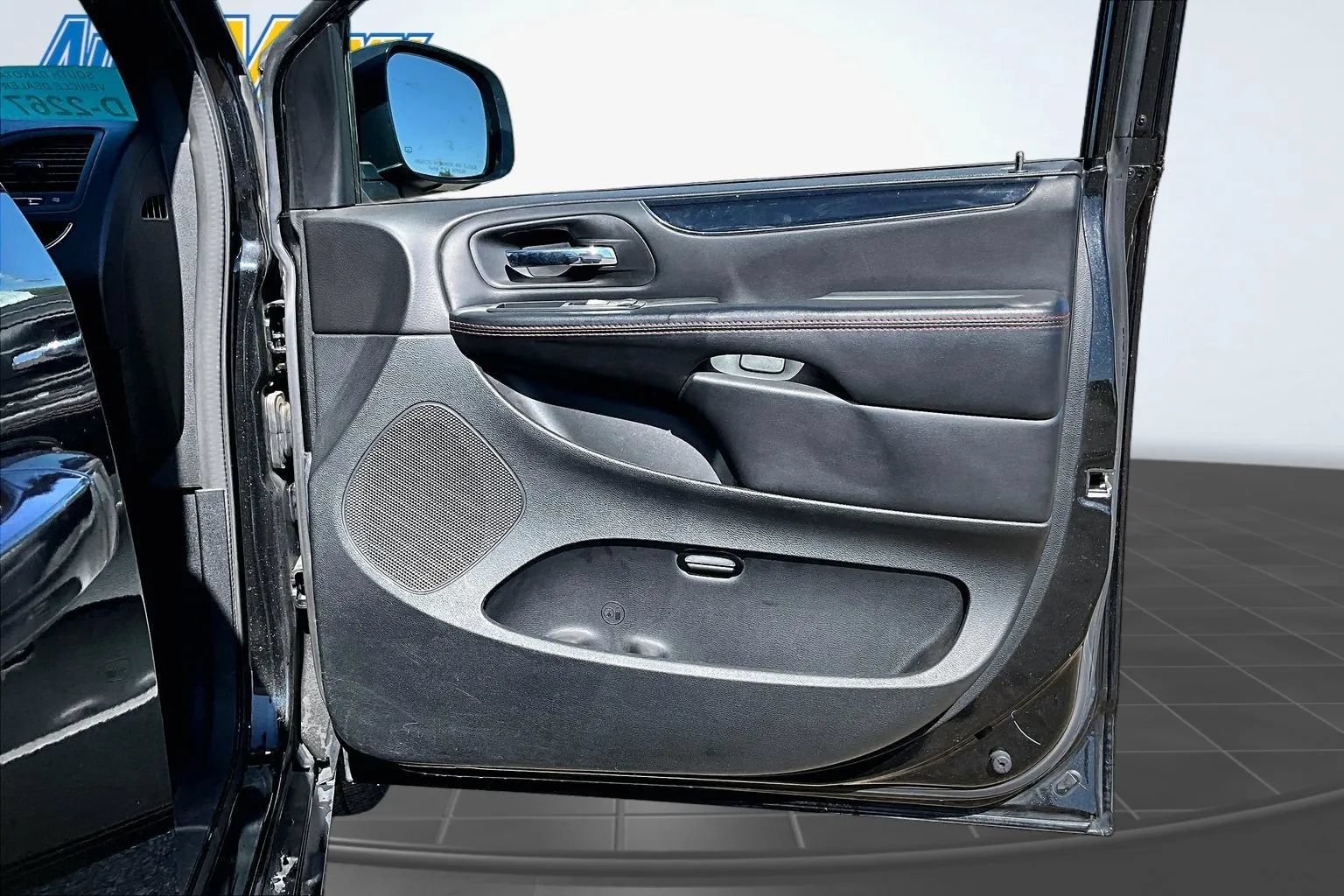 Used 2018 Dodge Grand Caravan GT FWD image 27