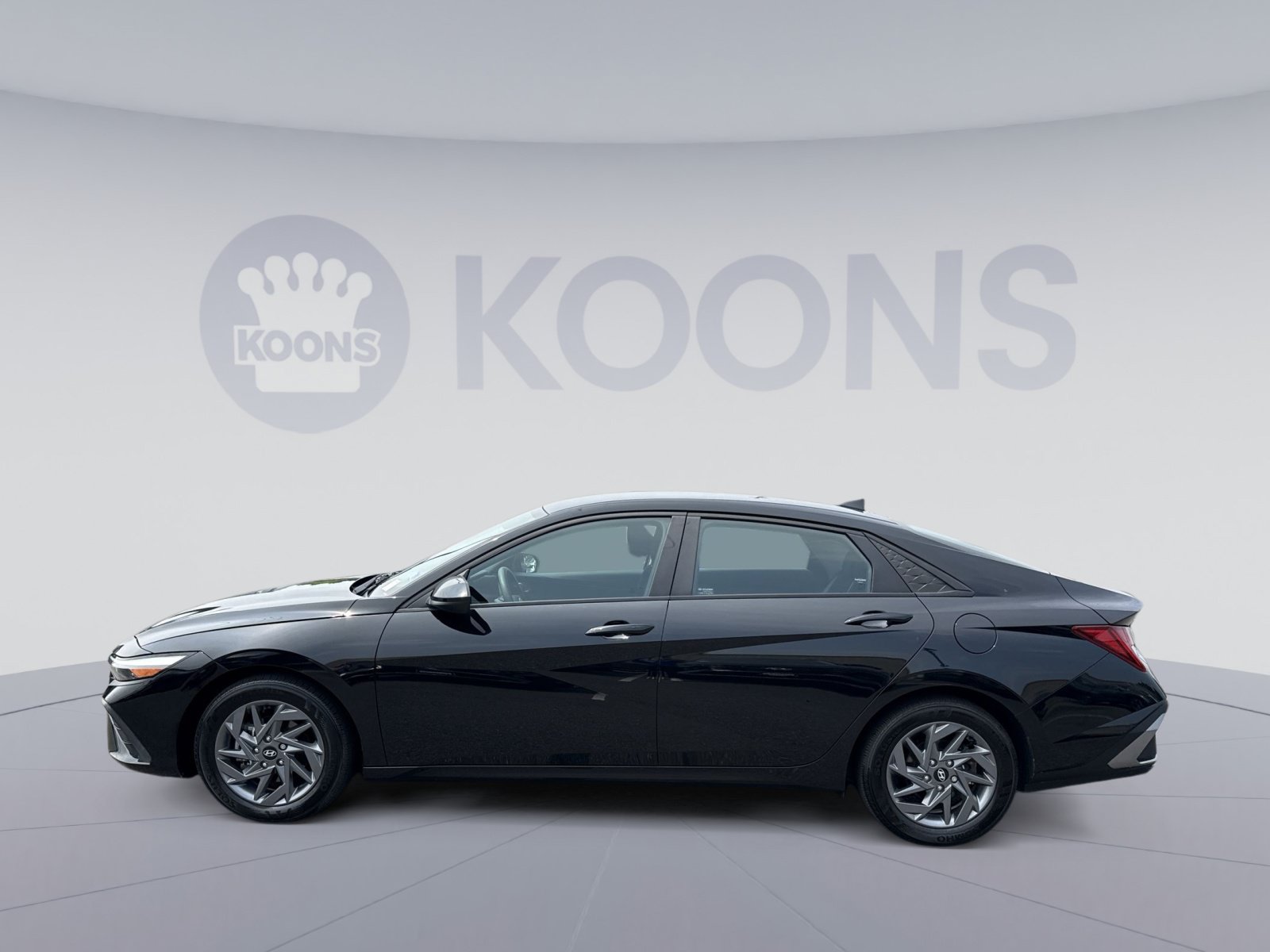 Certified 2024 Hyundai Elantra Blue FWD image 2