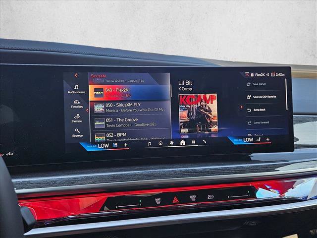 Used 2025 BMW 760i xDrive image 23