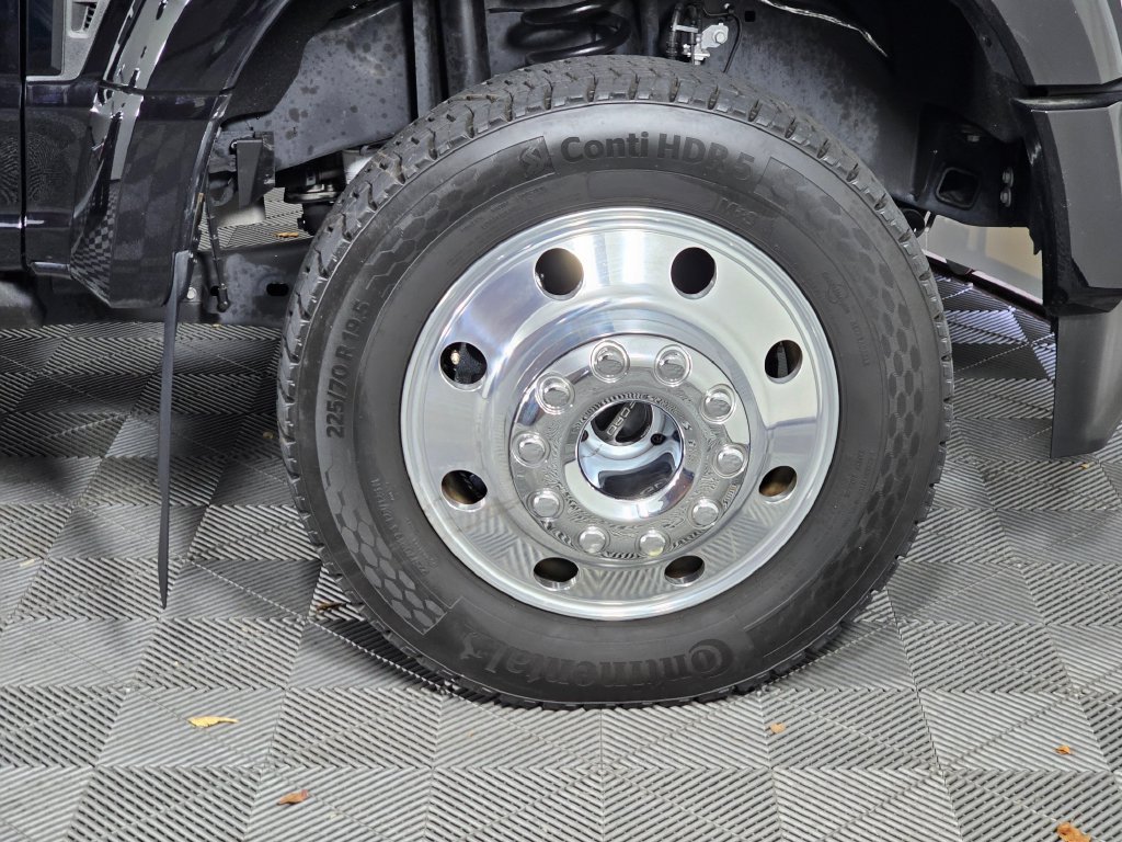 Certified 2025 Ford F450 Platinum w/ FX4 Off-Road Package AWD/4WD image 9