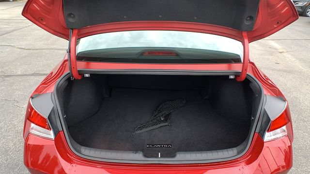 Used 2023 Hyundai Elantra SE FWD image 23