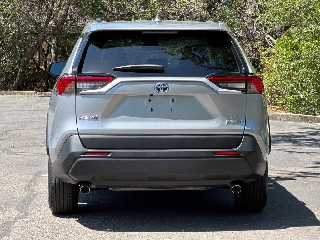 Used 2024 Toyota RAV4 LE AWD/4WD image 6