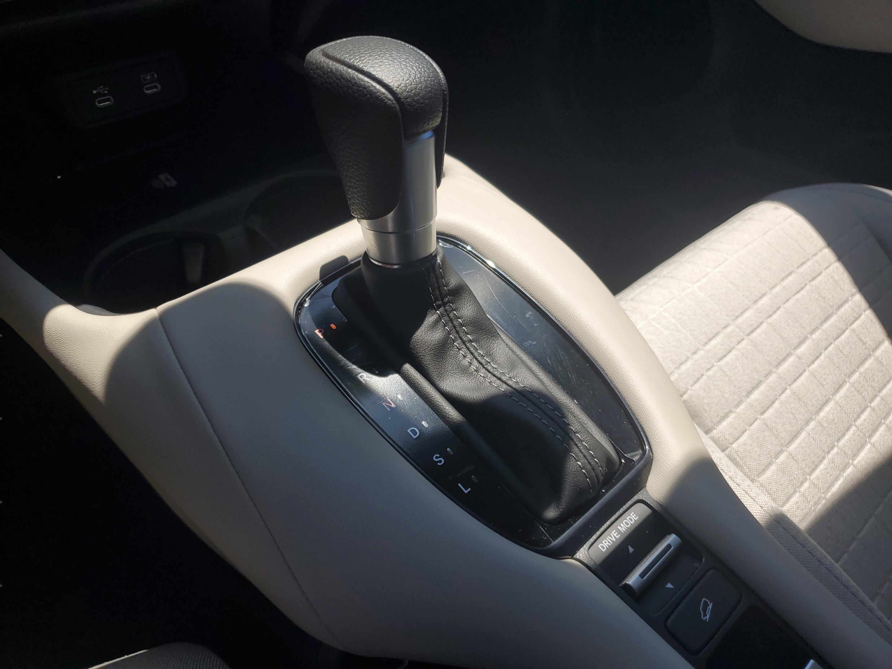 Certified 2026 Honda HR-V LX image 28