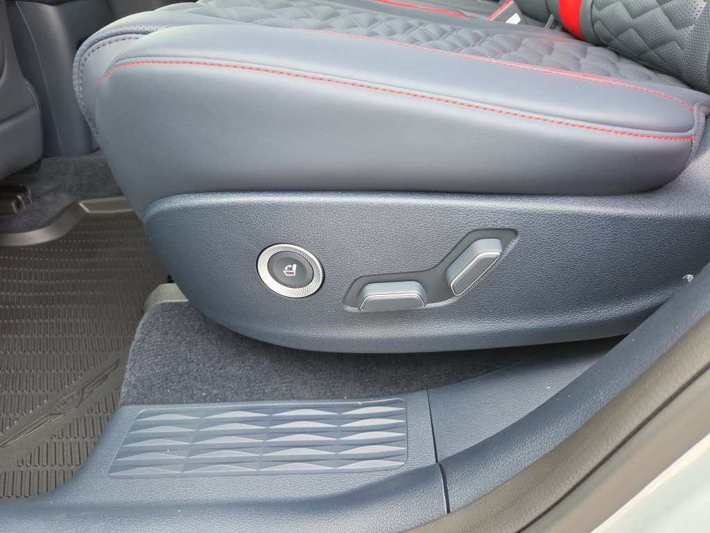 New 2027 Genesis GV80 3.5T e-SC AWD/4WD image 32