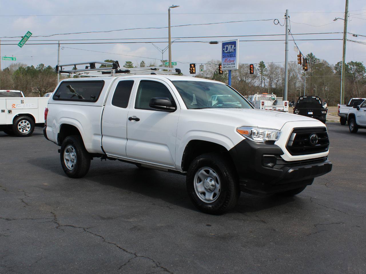 Used 2022 Toyota Tacoma SR image 8