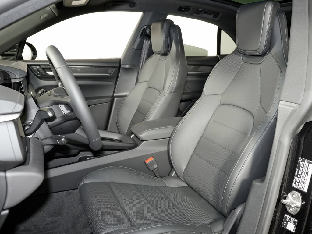 New 2026 Porsche Macan 4 Electric AWD/4WD image 5
