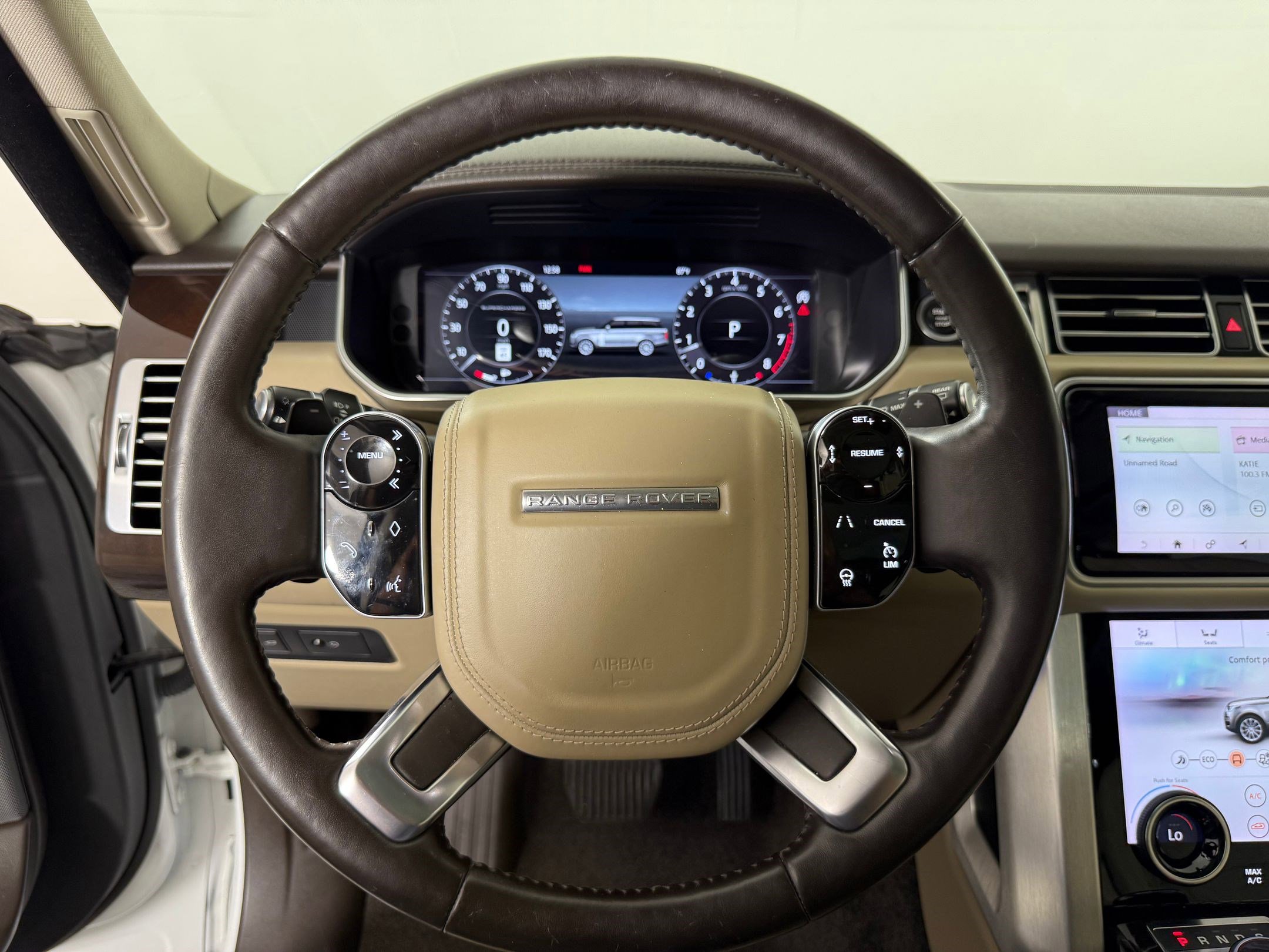 Used 2018 Land Rover Range Rover Long Wheelbase Supercharged image 15