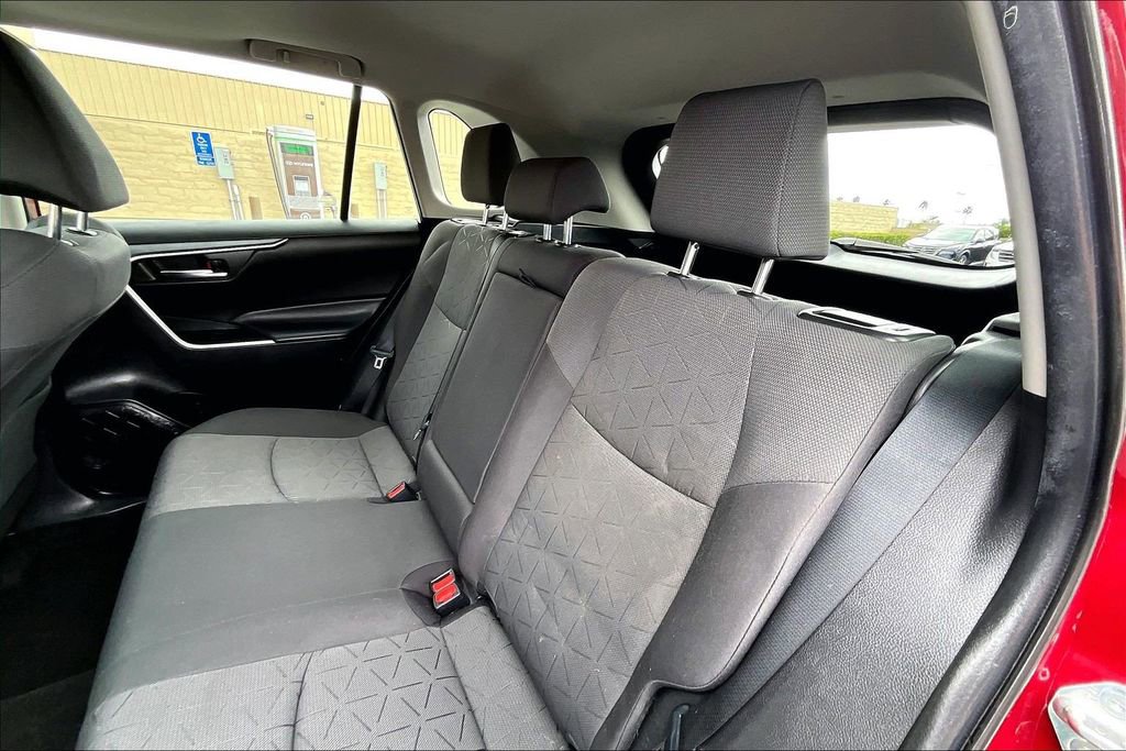Used 2021 Toyota RAV4 XLE w/ Convenience Package AWD/4WD image 15