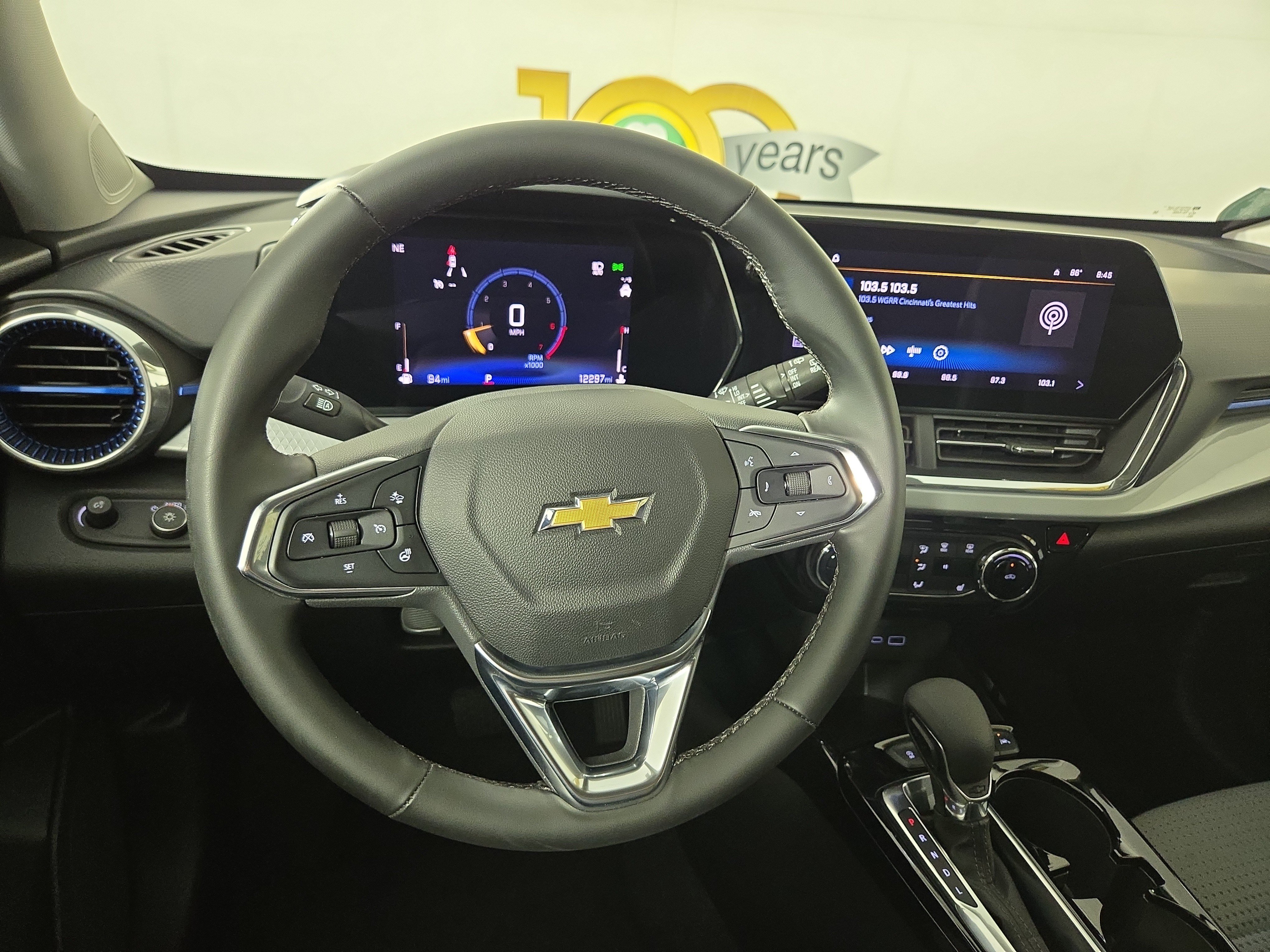 Used 2025 Chevrolet Trax LT w/ LT Convenience Package FWD image 14