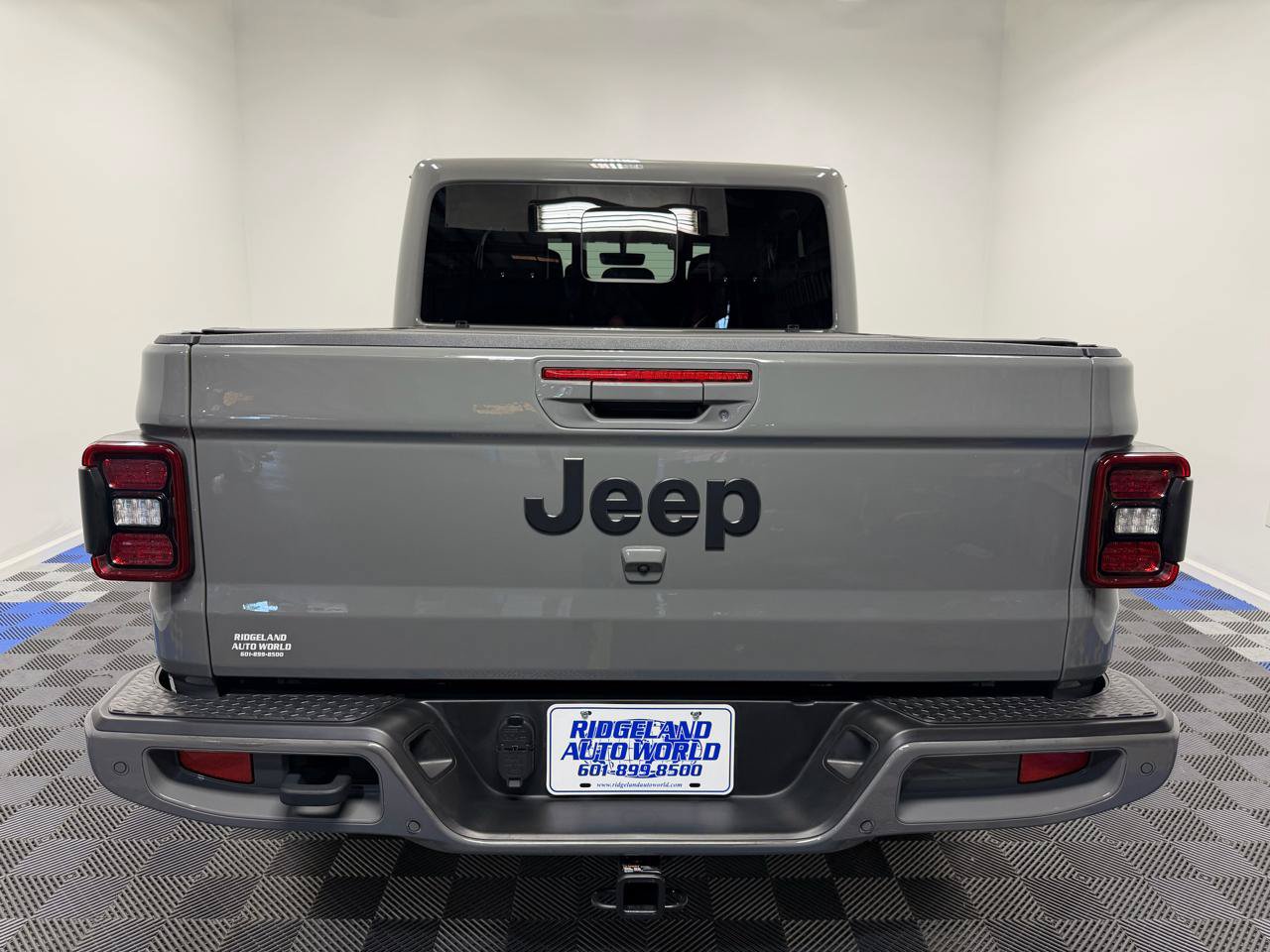 Used 2022 Jeep Gladiator Overland AWD/4WD image 10
