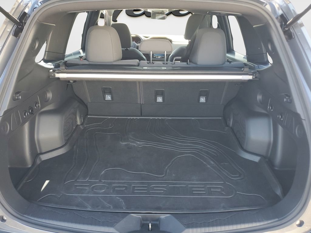 Used 2025 Subaru Forester AWD/4WD image 9