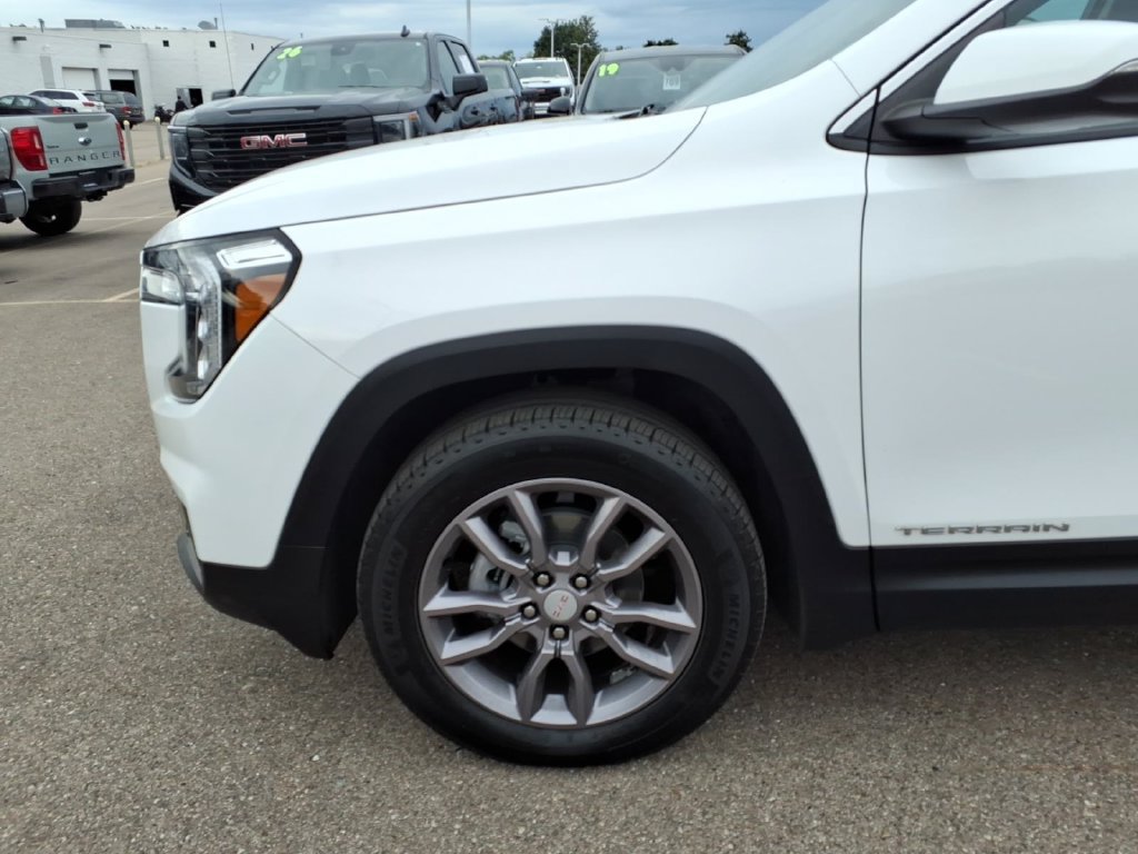 Certified 2023 GMC Terrain SLT AWD/4WD image 23