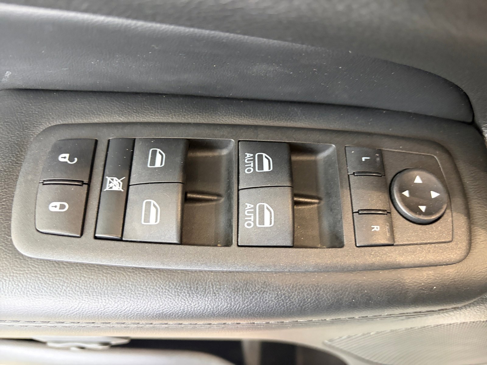 Used 2022 Jeep Grand Cherokee Limited image 13