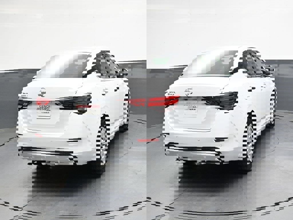 Used 2025 Nissan Sentra S image 4