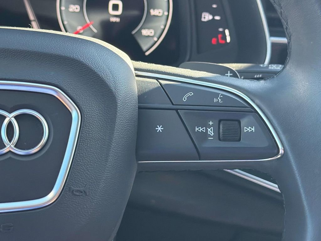 Used 2022 Audi Q8 Prestige image 11