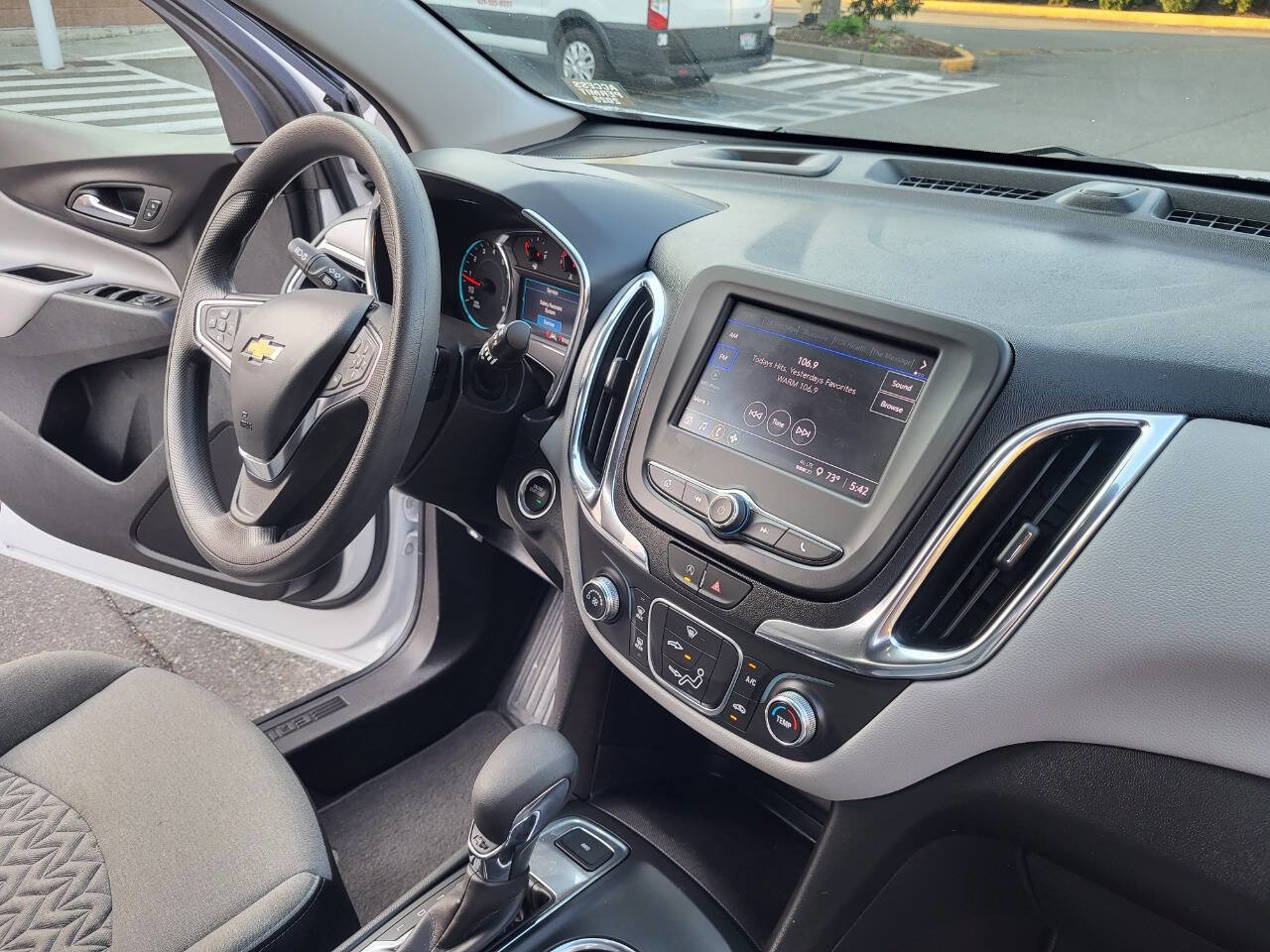 Used 2024 Chevrolet Equinox LS w/ LS Convenience Package image 16