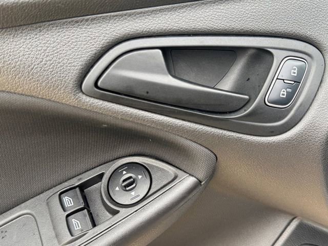 Used 2017 Ford Focus S image 5