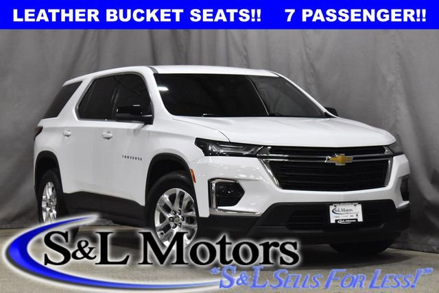 Used 2022 Chevrolet Traverse LS image 1