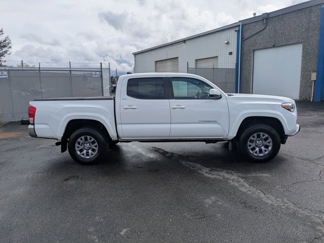 Used 2017 Toyota Tacoma SR5 w/ Tow Package image 4