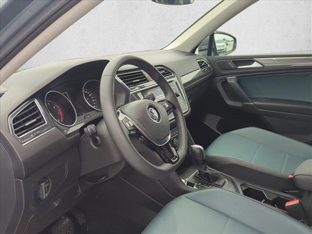 Used 2020 Volkswagen Tiguan SE image 11