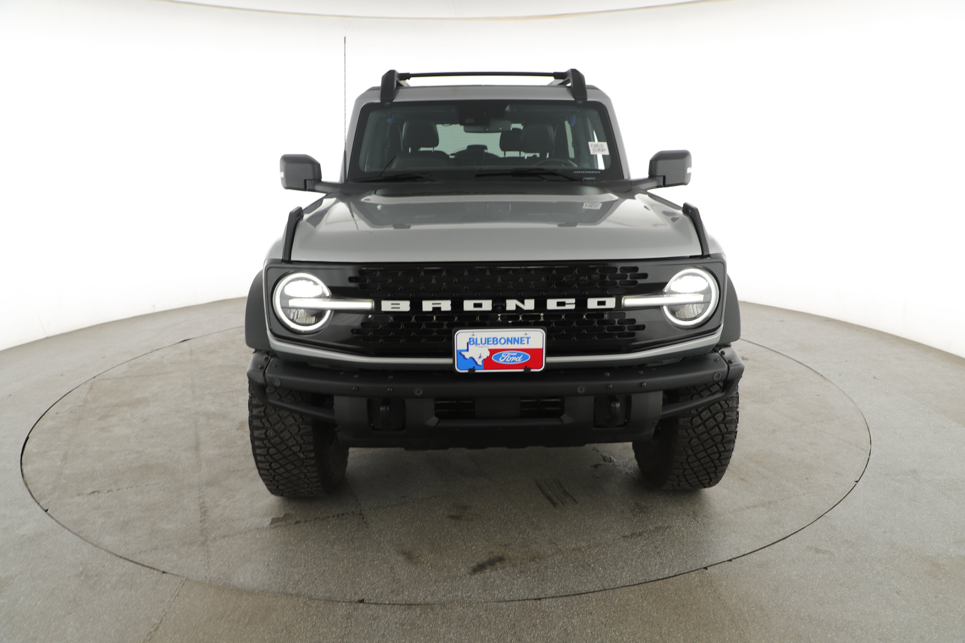 Used 2023 Ford Bronco Wildtrak image 2