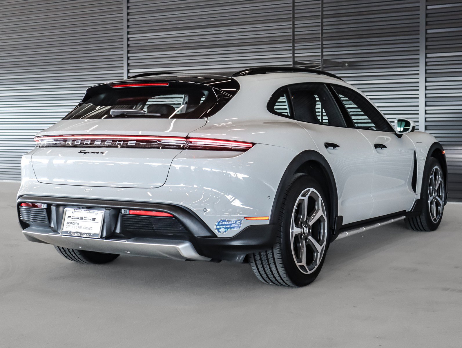 Used 2021 Porsche Taycan 4 Cross Turismo image 10