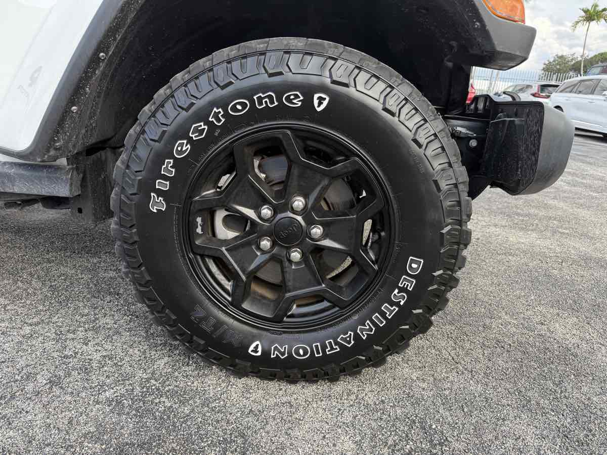 Used 2023 Jeep Gladiator Sport AWD/4WD image 55