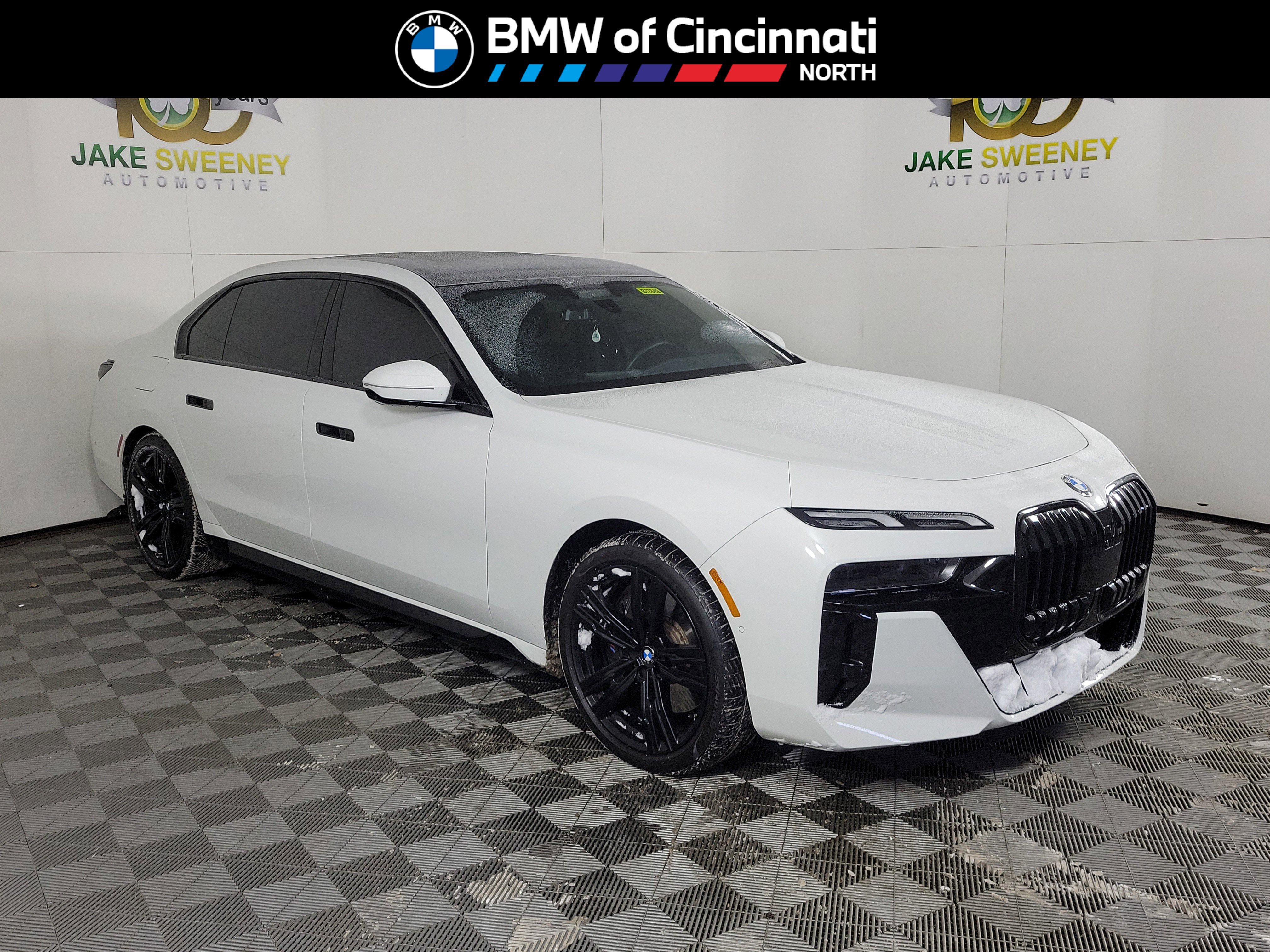 Certified 2023 BMW 760i xDrive image 1