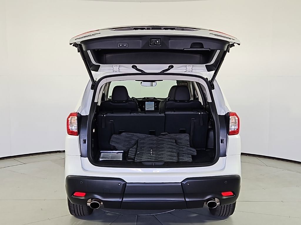 Certified 2025 Subaru Ascent Bronze Edition w/ Popular Package #2 image 11