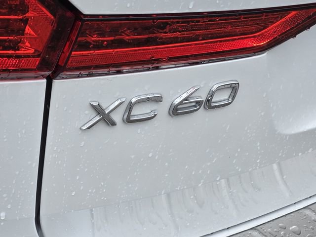Used 2023 Volvo XC60 B5 Ultimate w/ Protection Package Premier FWD image 11