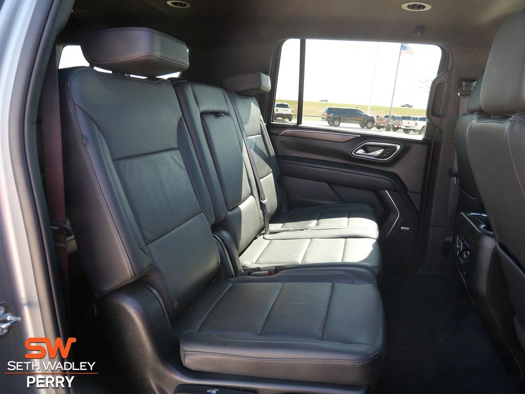 Used 2024 Chevrolet Suburban LT AWD/4WD image 19