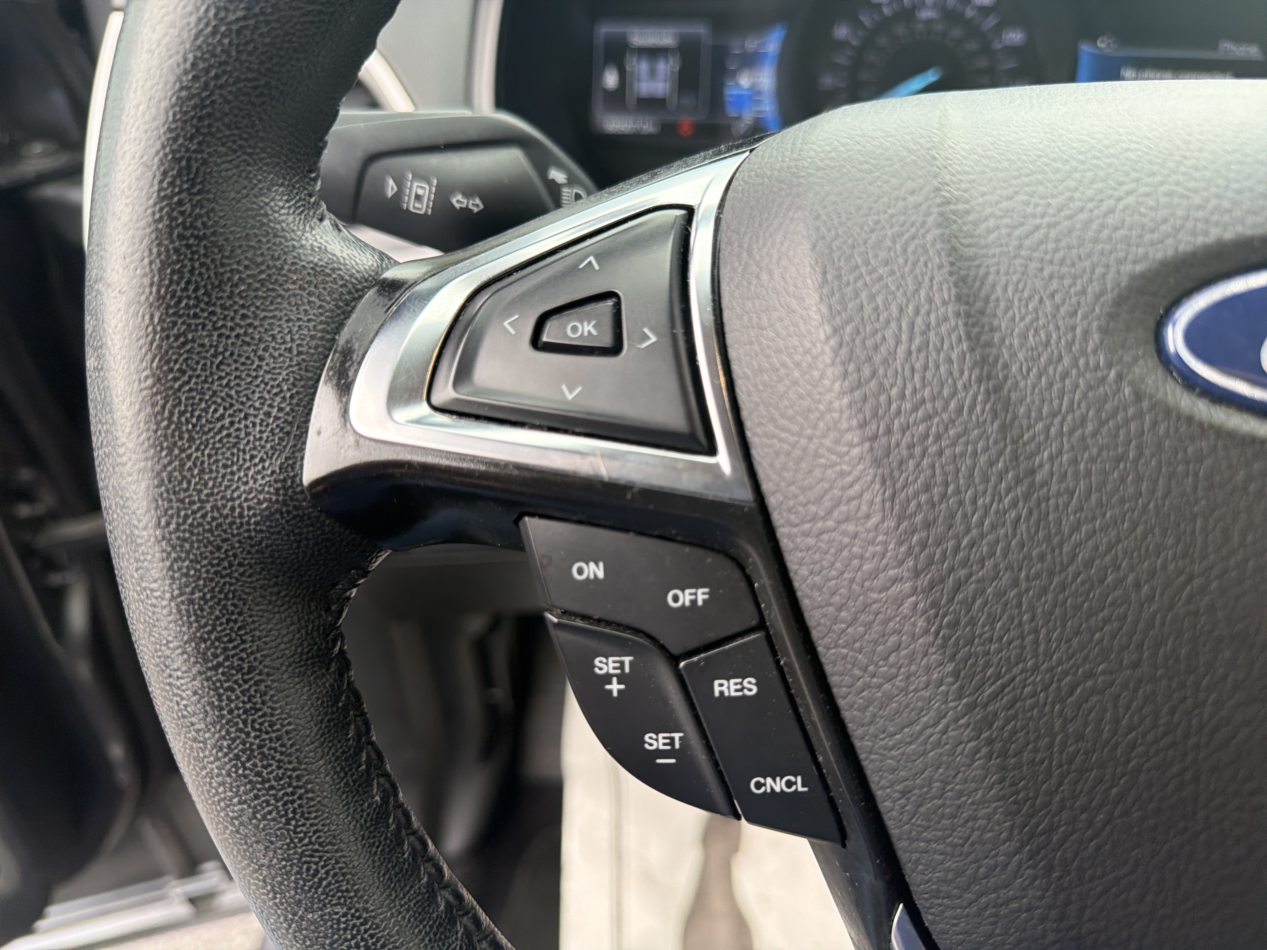 Used 2024 Ford Edge SEL AWD/4WD image 18