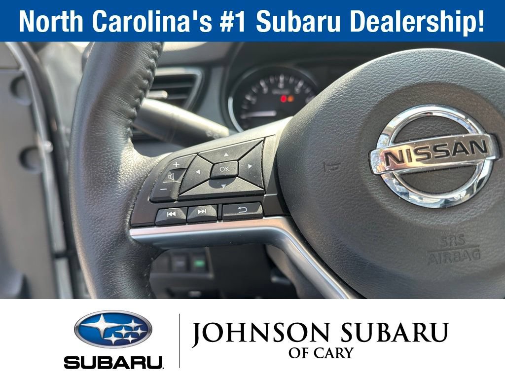 Used 2018 Nissan Rogue SV w/ Sun & Sound Touring Package FWD image 15