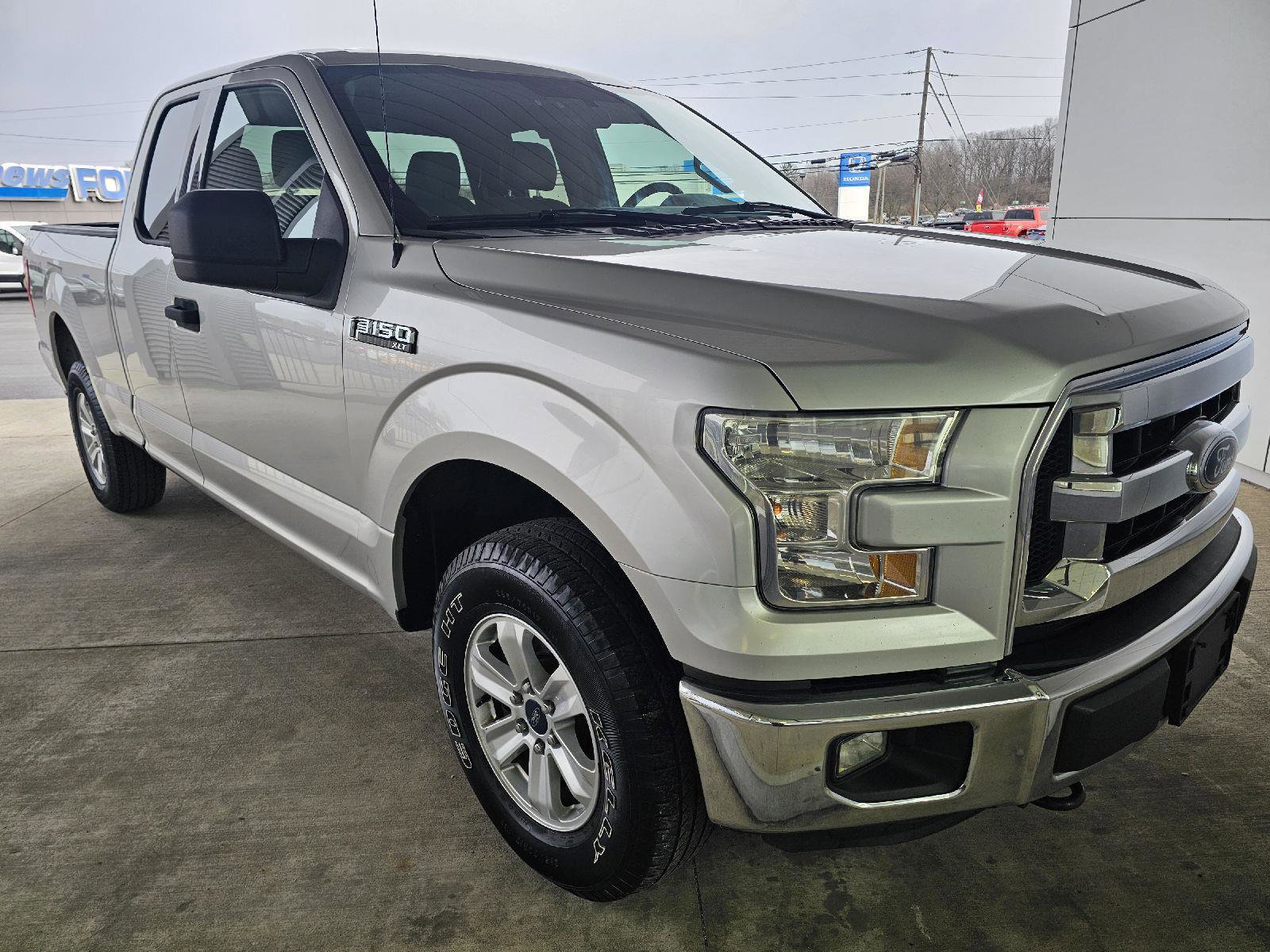 Used 2015 Ford F150 XLT image 7