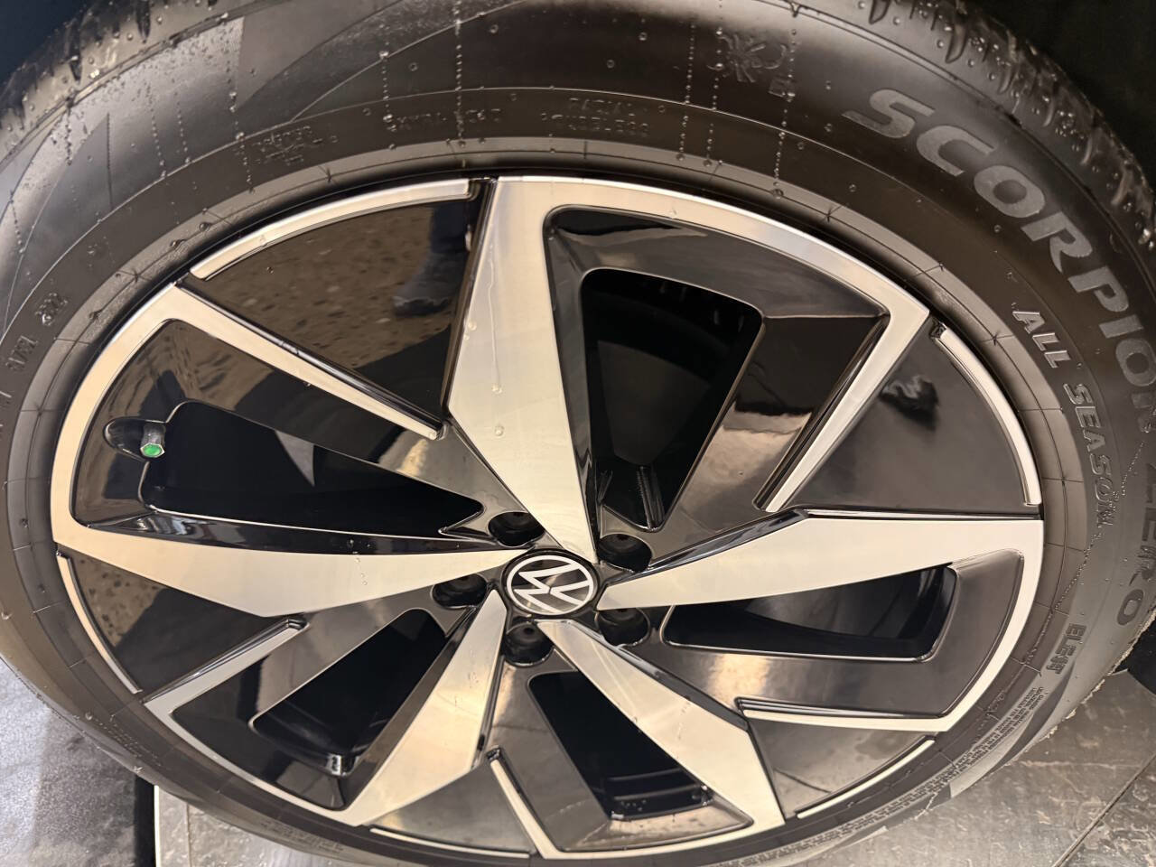 Used 2023 Volkswagen ID.4 Pro S AWD/4WD image 19