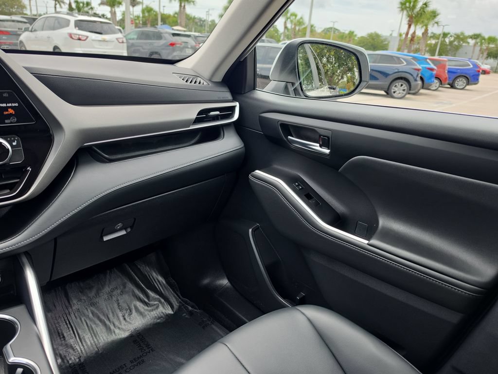 Certified 2026 Toyota Highlander XLE AWD/4WD image 29